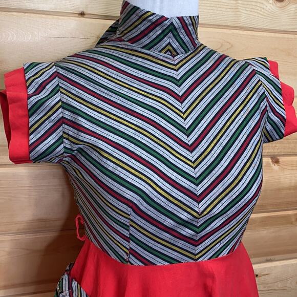 Vintage Handmade Retro Pin-Up High Neck Apron - Picture 2 of 9